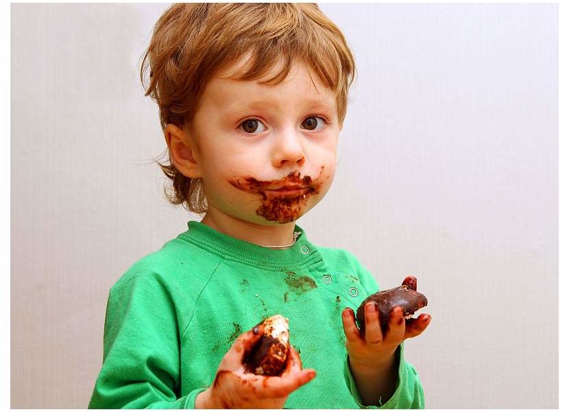 Poplamione mlekiem body, koszulki potraktowane zupą pomidorową, masłem i całą zawartością kanapki. Małe dzieci oznaczają duże obowiązki