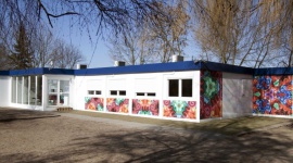 Niektóre gminy i miasta w Polsce rozwiązały już kwestię braku miejsc w szkołach Problemy społeczne, BIZNES - Z brakiem dostępności miejsc w przedszkolach i szkołach w Polsce, borykają się zarówno duże miasta, jak i małe gminy.