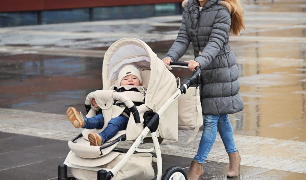 Mama wie lepiej: Misja wiosenny spacer – jak się do niego przygotować, co zabrać, jak ubrać dziecko?