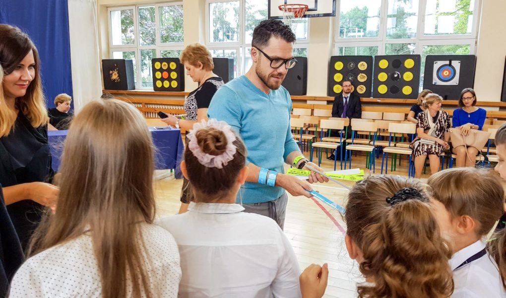 Odblaskowi uczą, jak być widocznym na drodze