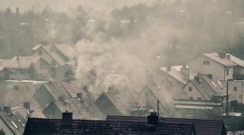 14 listopada - Dzień Czystego Powietrza. Jak o nie zadbać? Problemy społeczne, BIZNES - 14 listopada obchodzimy Dzień Czystego Powietrza. Jak pokazują liczne badania, jakość powietrza w Polsce jest jedną z najgorszych w Unii Europejskiej. Co możemy zrobić, aby zmienić te statystyki i poprawić fatalną jakość powietrza, którym oddychamy?