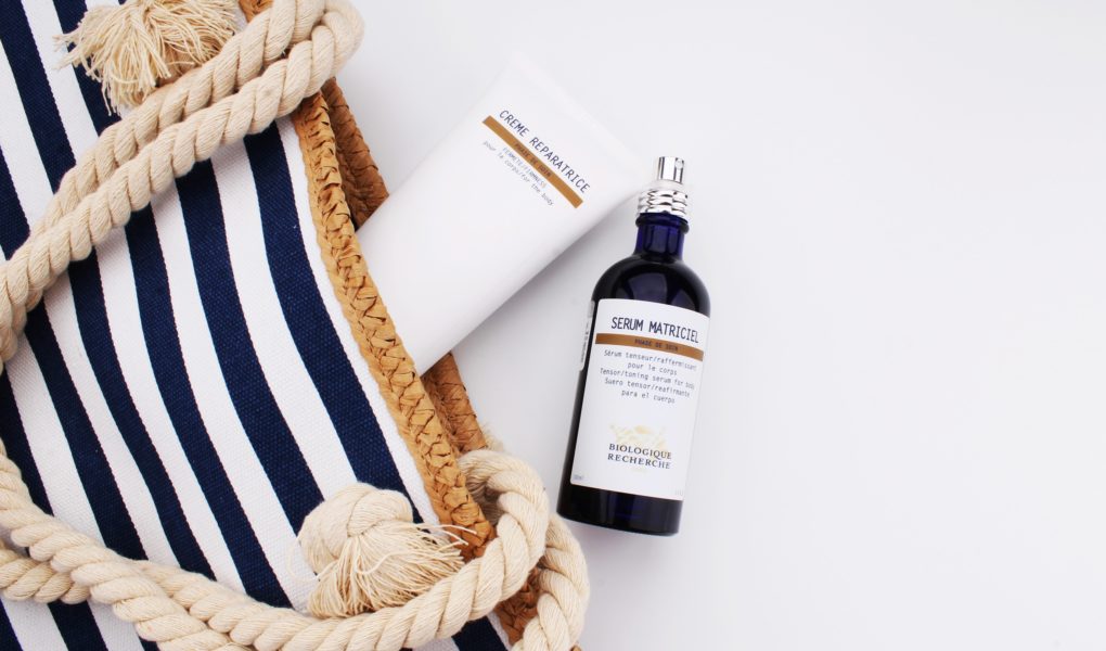 Biust gotowy na lato – ekspert radzi, jak zadbać o jego jędrność