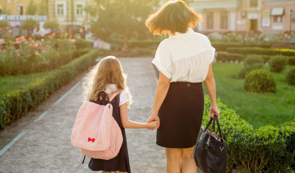 Powakacyjny niezbędnik pracującej mamy: Rozpoczęcie roku szkolnego w 5 krokach